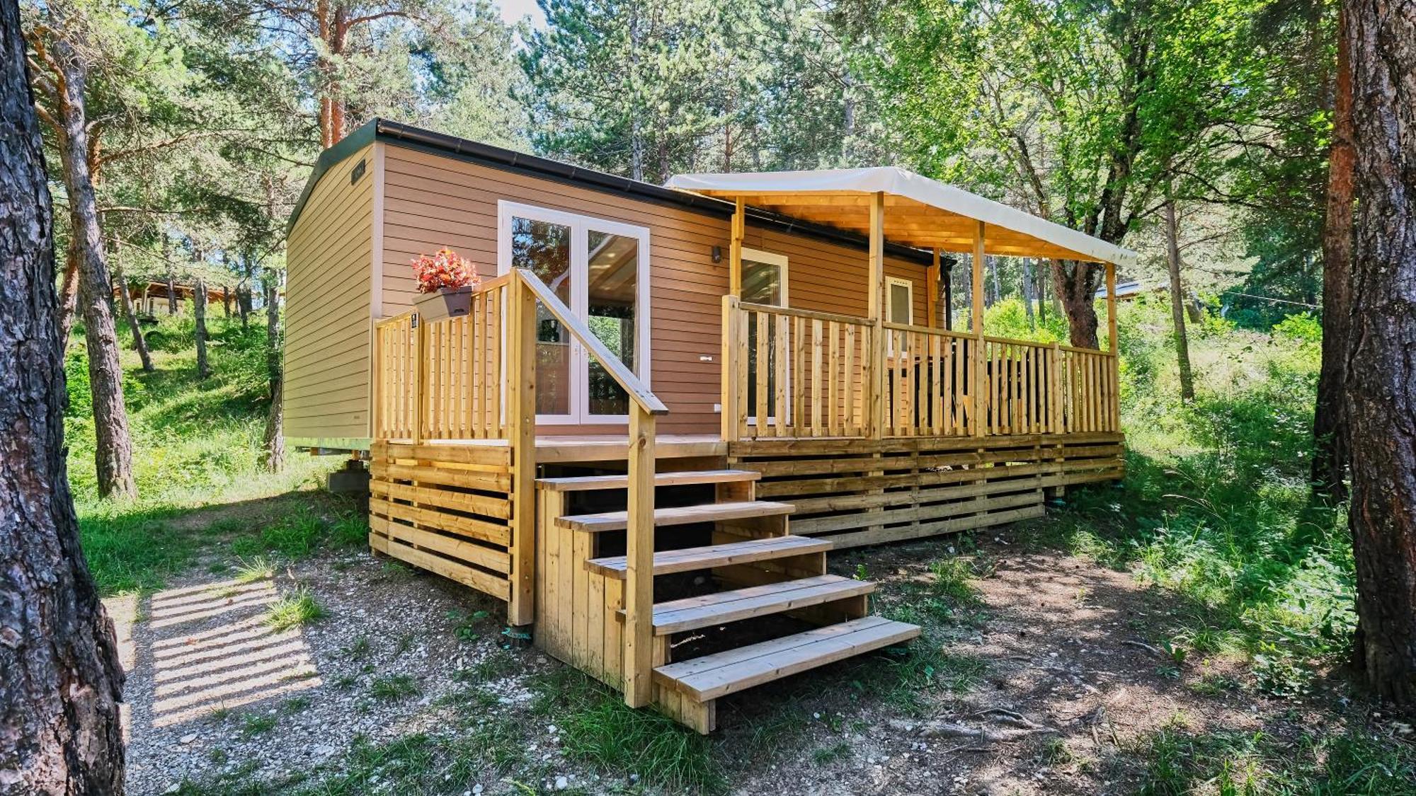 Camping Le Couriou Recoubeau-Jansac Exterior foto