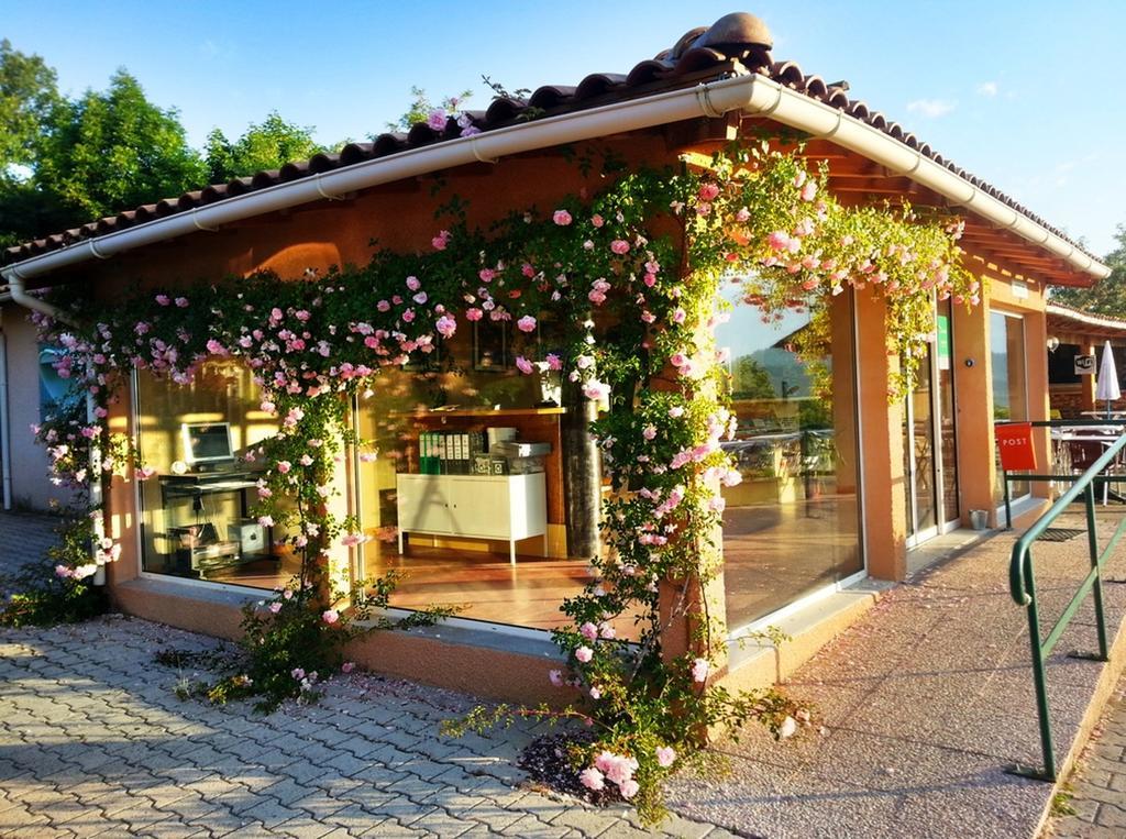 Camping Le Couriou Recoubeau-Jansac Exterior foto